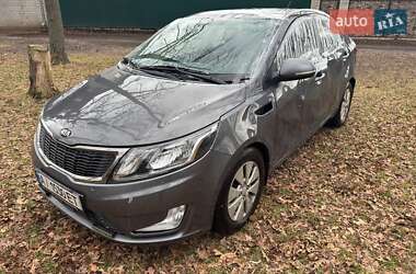 Седан Kia Rio 2014 в Чернігові