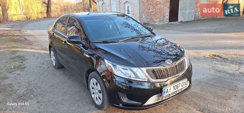 Седан Kia Rio 2012 в Городище