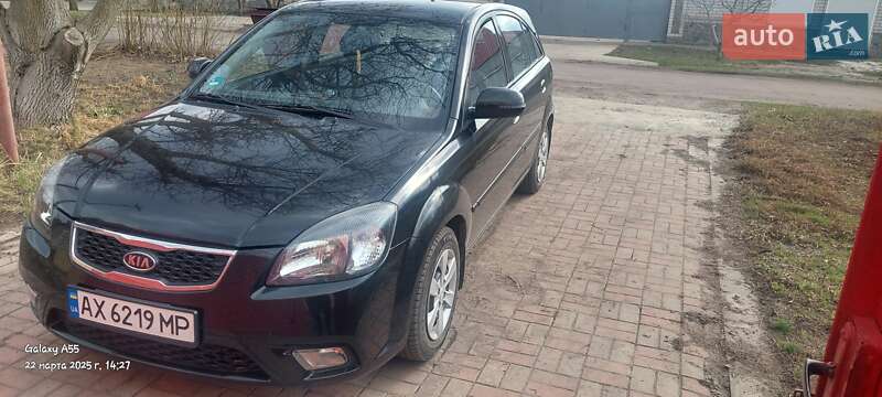 Хэтчбек Kia Rio 2009 в Краснограде фото 3 Хэтчбек Kia Rio 2009 в Краснограде