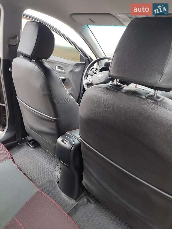 Седан Kia Rio 2013 в Киеве