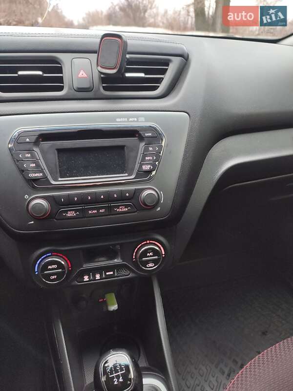 Седан Kia Rio 2013 в Киеве