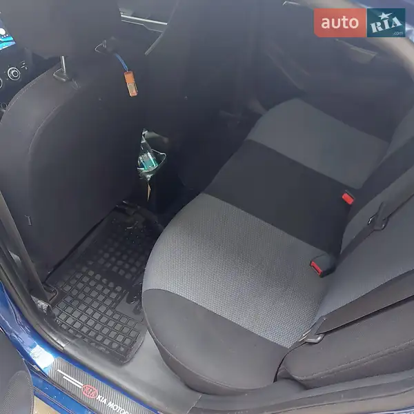Седан Kia Rio 2012 в 