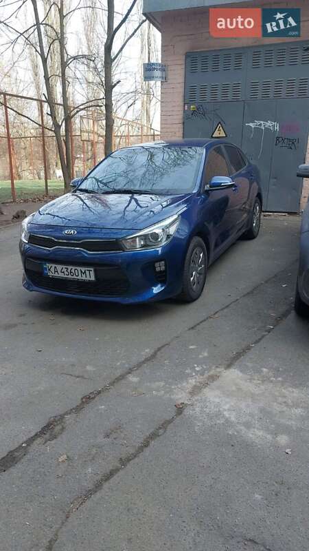 Седан Kia Rio 2018 в Киеве