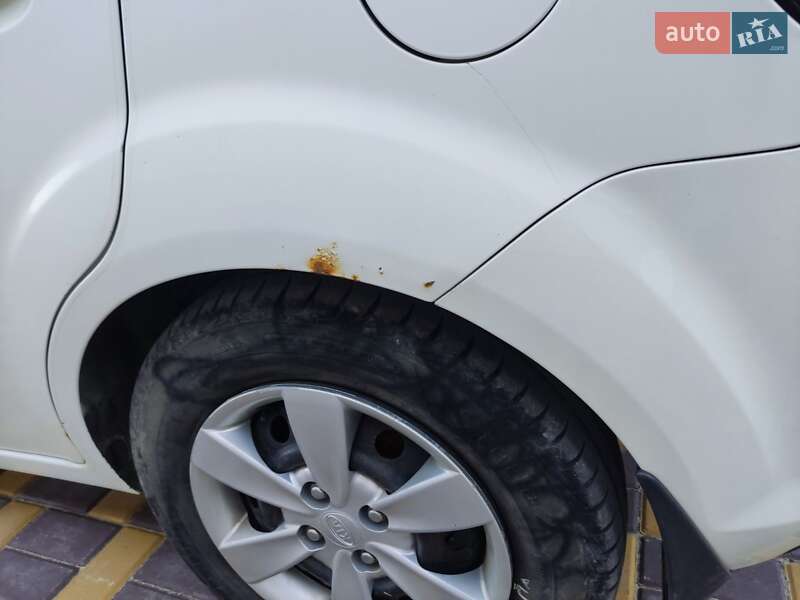 Хэтчбек Kia Rio 2010 в Кропивницком
