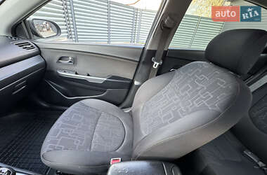 Седан Kia Rio 2012 в 