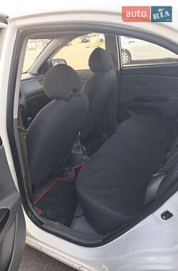 Седан Kia Rio 2010 в 