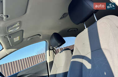 Хэтчбек Kia Rio 2013 в 