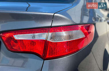Седан Kia Rio 2013 в 
