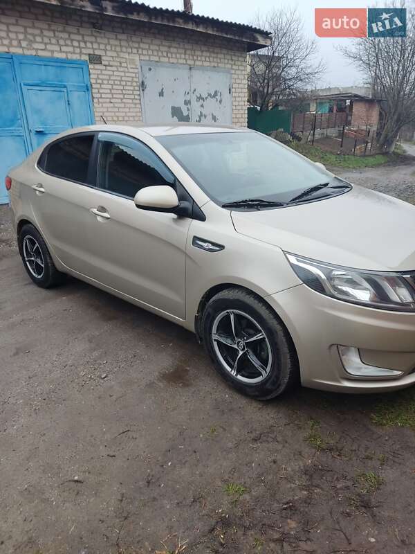 Седан Kia Rio 2014 в Жмеринке