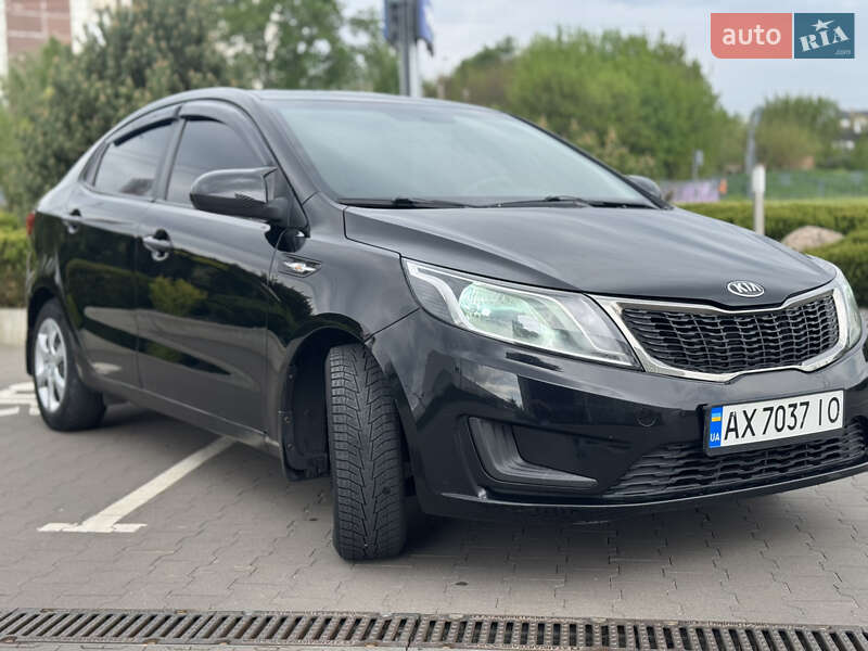 Седан Kia Rio 2013 в 