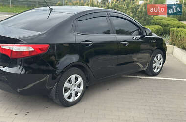 Седан Kia Rio 2013 в 