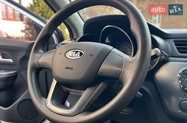 Седан Kia Rio 2012 в 