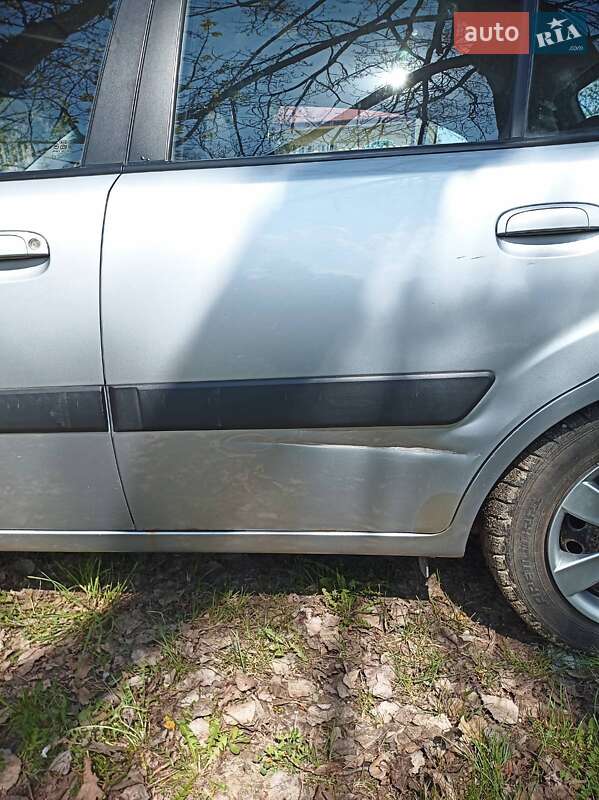 Хетчбек Kia Rio 2006 в Тлумачі