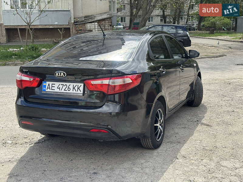 Седан Kia Rio 2013 в Полтаві