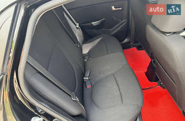 Седан Kia Rio 2013 в 