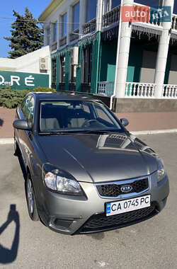 Седан Kia Rio 2011 в 