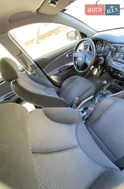 Седан Kia Rio 2011 в 