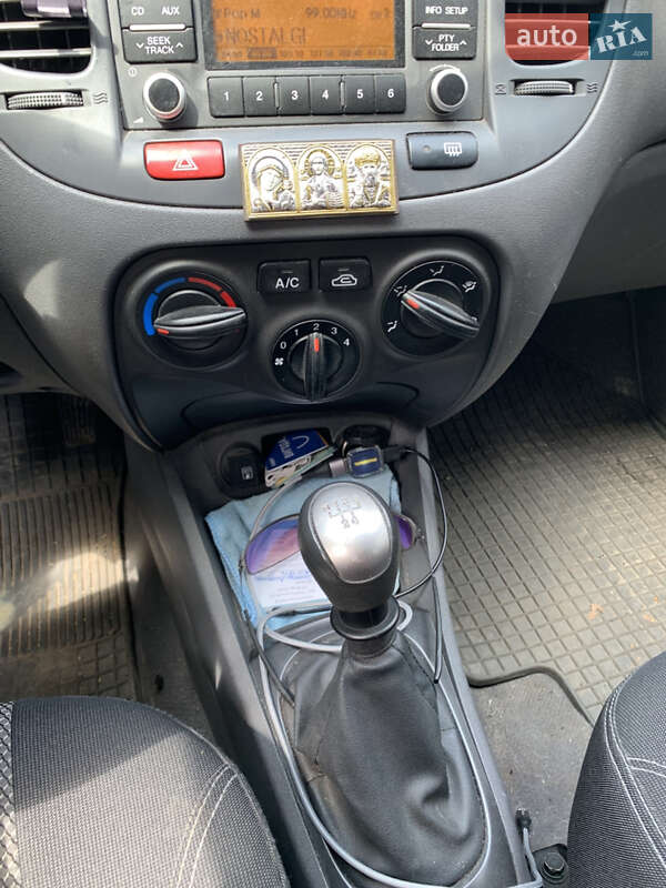 Хетчбек Kia Rio 2008 в Києві