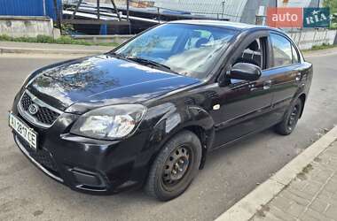 Седан Kia Rio 2010 в Киеве