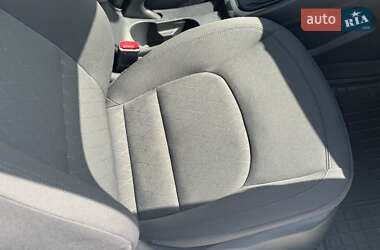 Хэтчбек Kia Rio 2016 в 