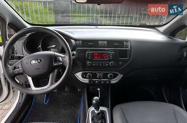 Хетчбек Kia Rio 2013 в 