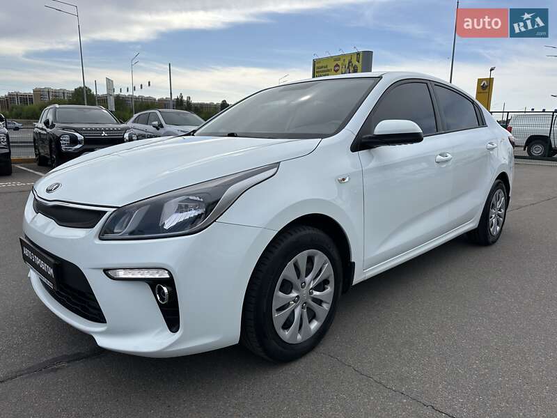 Седан Kia Rio 2018 в Киеве