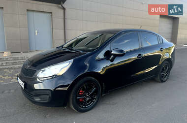 Седан Kia Rio 2011 в Кривом Роге