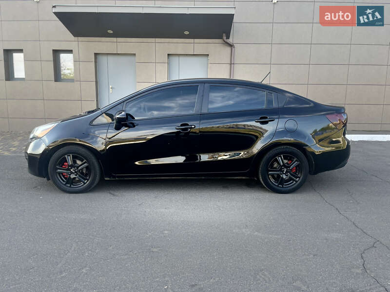Седан Kia Rio 2011 в Кривому Розі