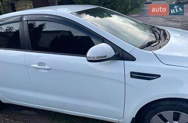 Седан Kia Rio 2013 в 