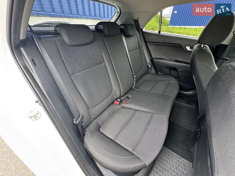Хетчбек Kia Rio 2017 в Львові