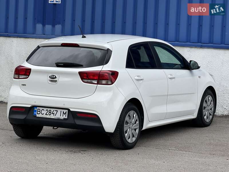 Хетчбек Kia Rio 2017 в Львові