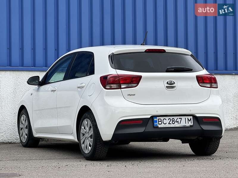Хетчбек Kia Rio 2017 в Львові