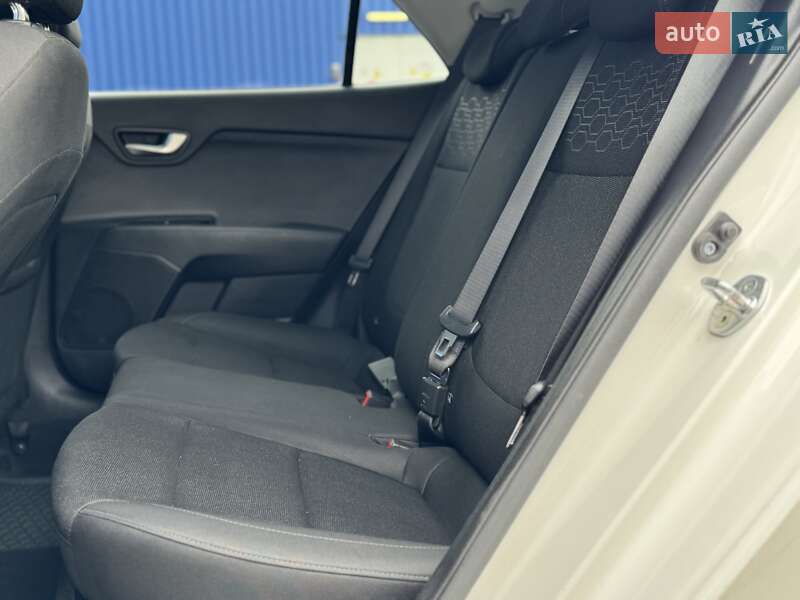 Хетчбек Kia Rio 2017 в Львові
