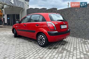 Хэтчбек Kia Rio 2009 в 