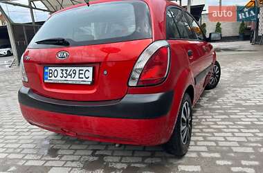 Хэтчбек Kia Rio 2009 в 