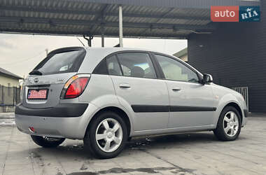 Хэтчбек Kia Rio 2006 в 