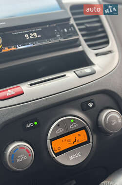 Хэтчбек Kia Rio 2006 в 