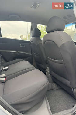 Хэтчбек Kia Rio 2006 в 