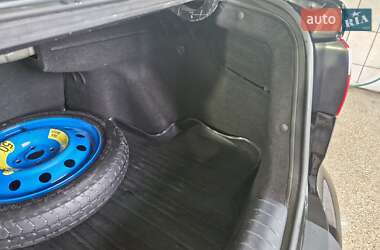 Седан Kia Rio 2017 в 