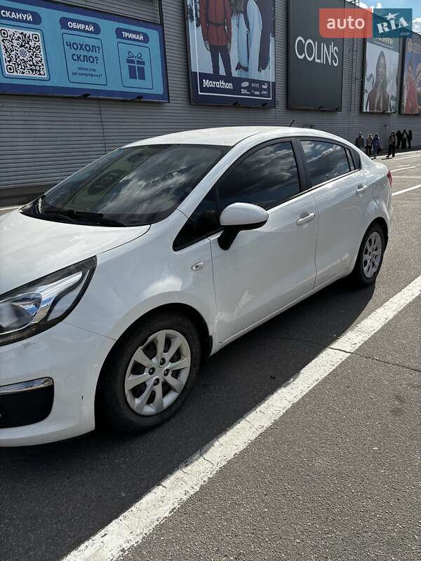 Седан Kia Rio 2015 в Полтаве