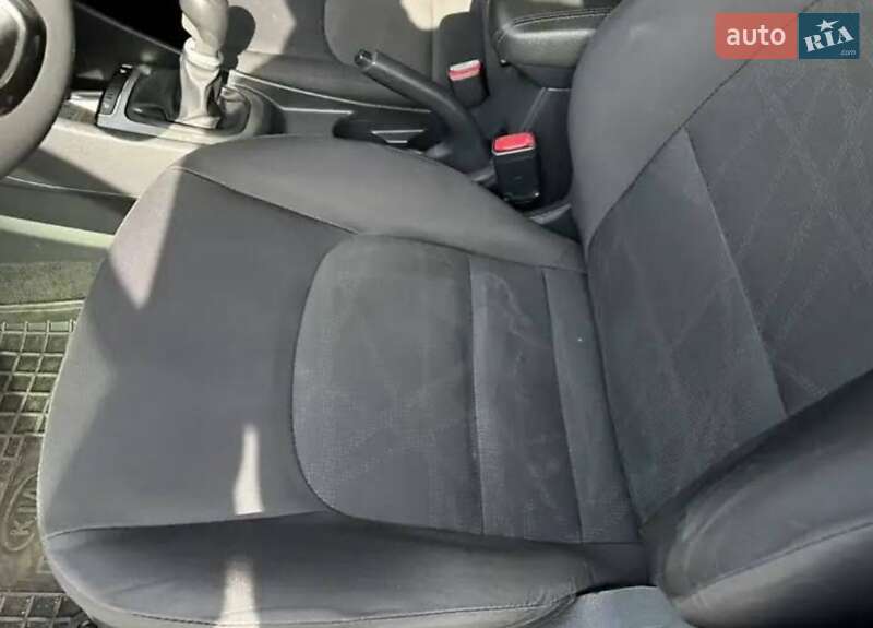 Седан Kia Rio 2013 в Киеве