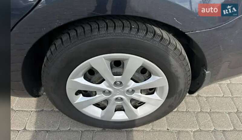 Седан Kia Rio 2013 в Киеве