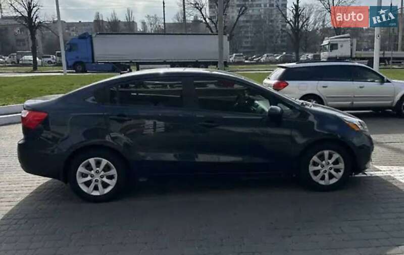 Седан Kia Rio 2013 в Киеве