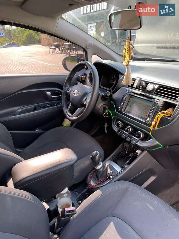Хэтчбек Kia Rio 2012 в Киеве