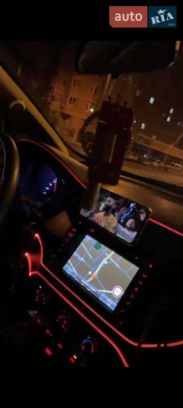 Хэтчбек Kia Rio 2012 в Киеве