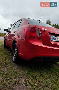Седан Kia Rio 2010 в 