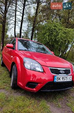 Kia Rio 2010 Kia Rio 2010