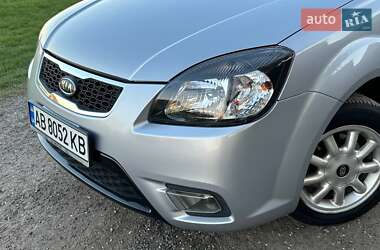 Седан Kia Rio 2011 в 