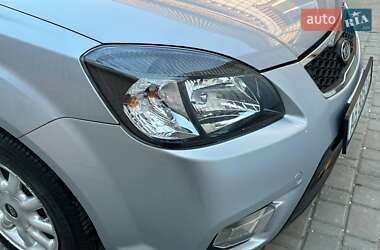 Седан Kia Rio 2011 в 