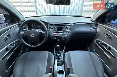 Седан Kia Rio 2011 в 